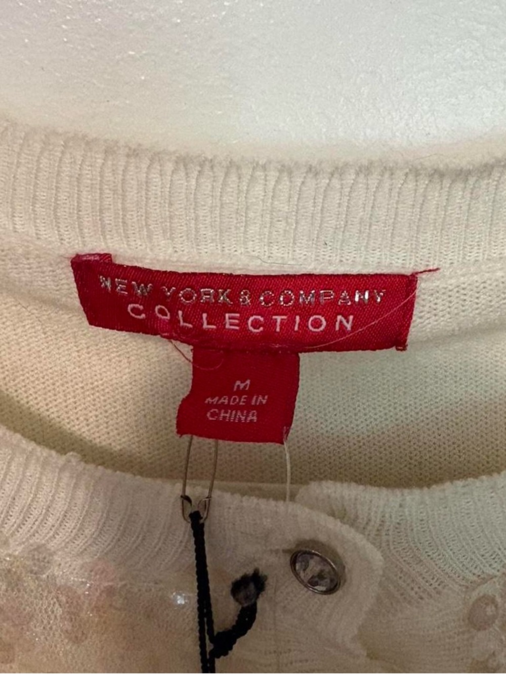 NWT Cream sequin cardigan with cute diamond buttons med - Picture 5 of 6